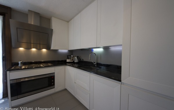 Cucina in larice spazzolato e laccato